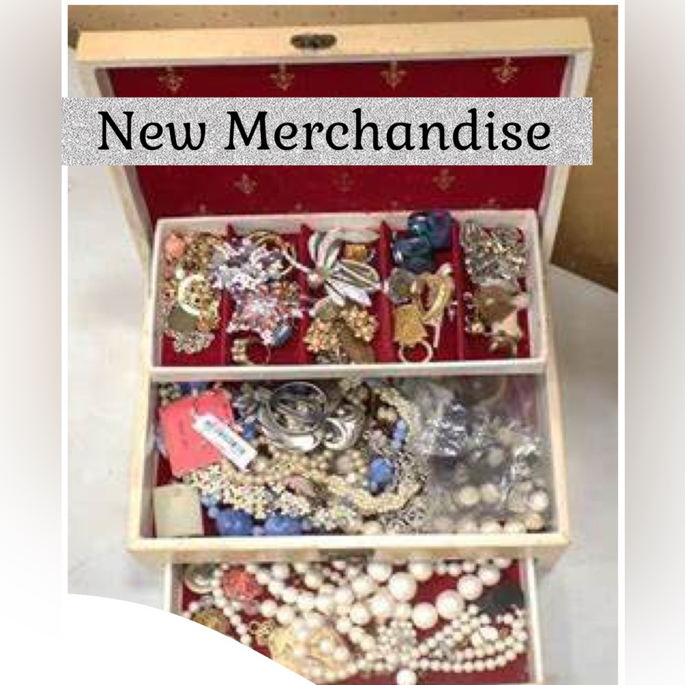 KJL Pearl Bracelet Set